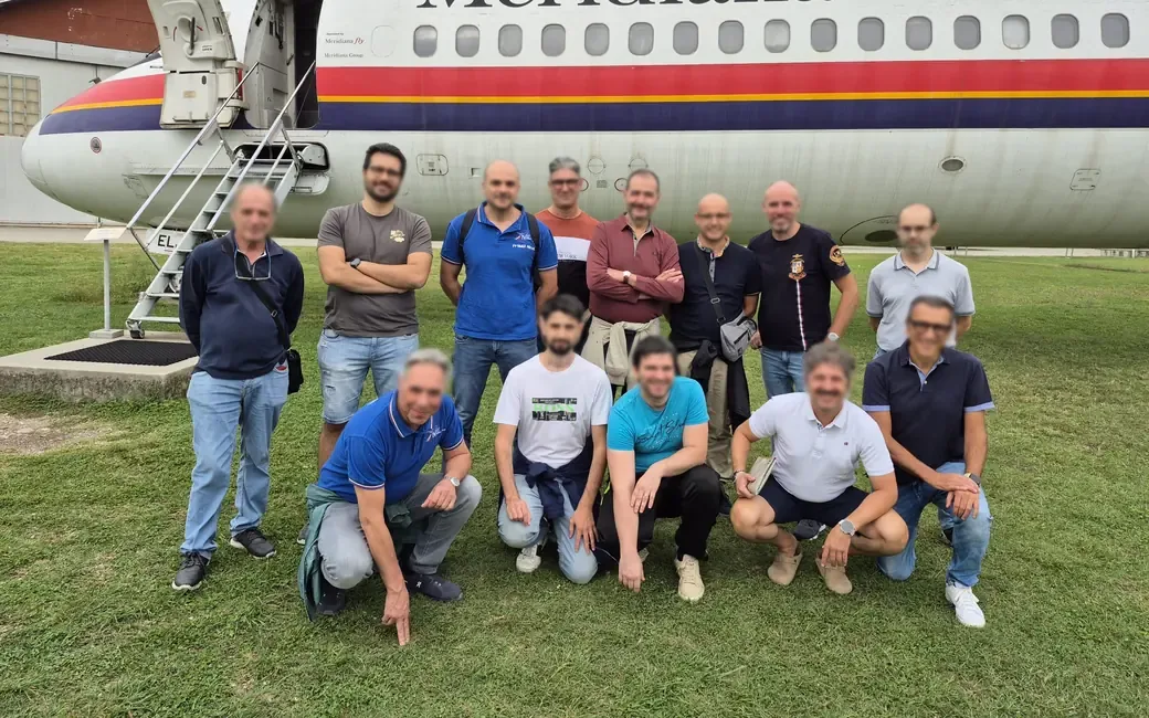 Foto di gruppo al 9° Meeting nazionale di Italiani Volanti a Brescia