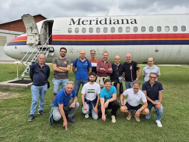 Foto di gruppo al 9° Meeting nazionale di Italiani Volanti a Brescia